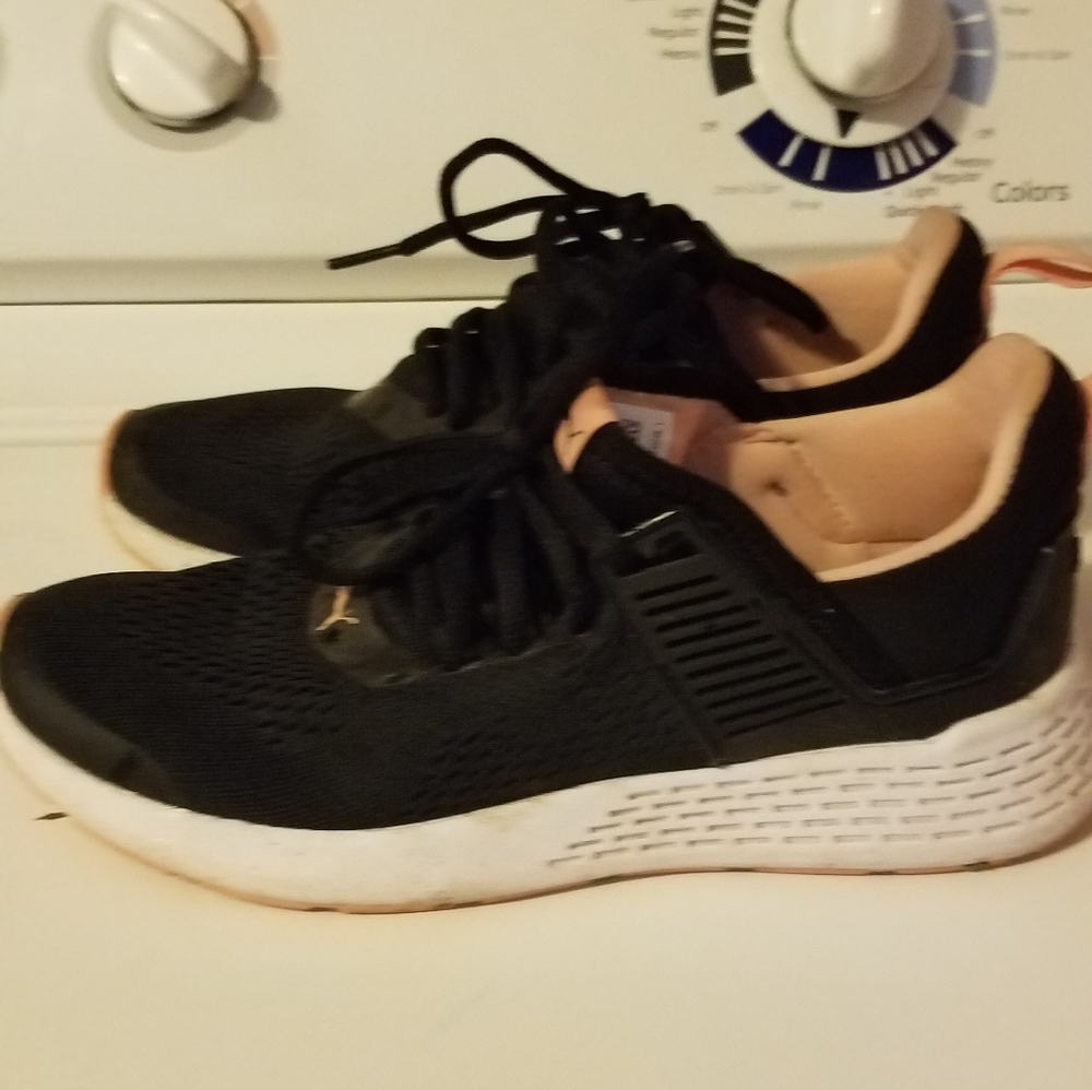 Women's Puma shoes